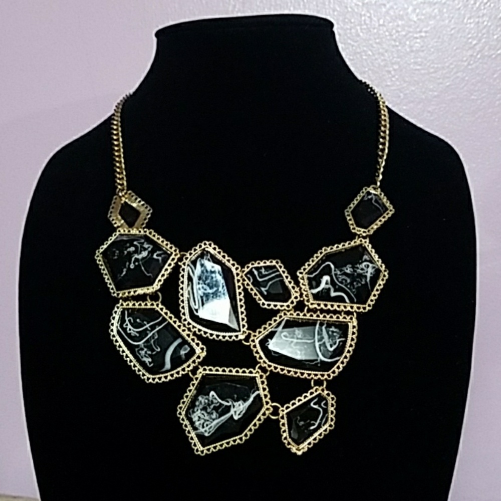 Necklace - Picture 2 of 10